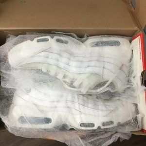 Nike/ Air Max 95'/ M8.5/ White,Metallic Silver